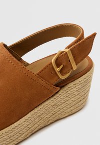 FitFlop Platåsandaler - brown
