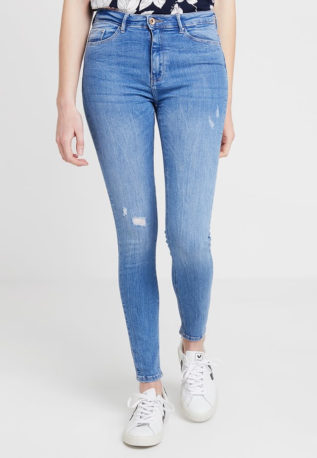 ONLPAOLA HIGHWAIST - Jeans Skinny Fit - light blue denim