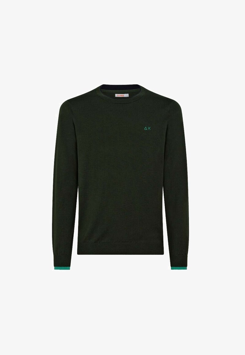 Pull vert foncé à manches longues col rond avec petit triangle turquoise et logo X sur la poitrine gauche et poignets de manches turquoise assortis.