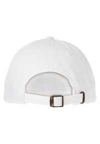 Hvid baseballcap med buet skygge, justerbar rem bagpå og struktureret panelering. Lavet af bomuldsblanding.