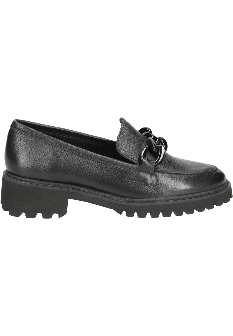 Schwarze Lederloafer mit strukturierter Oberfläche, ausgestattet mit einer erhöhten Zunge und einem dekorativen Kettenakzent. Dicke schwarze Gummisohle mit rutschfester Musterung.