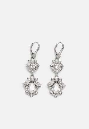 Sølvfarvede øreringe med flere klare krystalgemstones i dråbe- og marquiseformer, med låse med bøjlestik og detaljeret udsmykning.