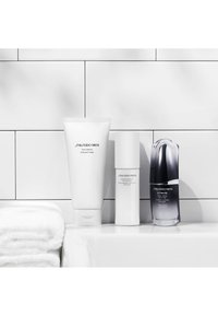 Shiseido SHISEIDO MEN FACE CLEANSER - Pianka oczyszczająca