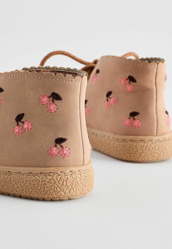 REGULAR FIT – Lauflernschuh