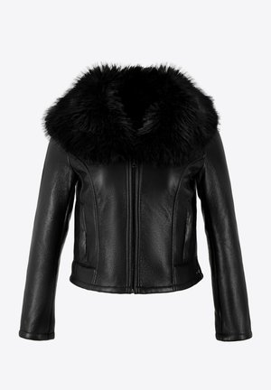 Veste en cuir noir avec un col en fausse fourrure, texture lisse, design ajusté et fermeture éclair. Manches longues et silhouette structurée.