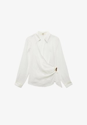 Witte lange mouwen wikkelblouse met een puntkraag en een decoratieve ronde sluiting aan de zijkant.