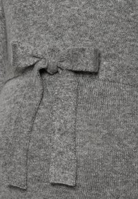 JoJo Maman Bébé Sweter