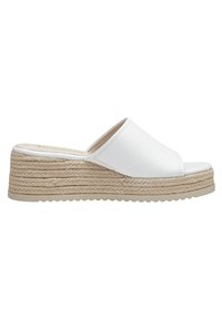 Witte slip-on wedge sandalen met een gladde bovenkant, jute-omhulde plateauzool en een gestructureerde rubberen zool. Eenvoudig, minimalistisch ontwerp.