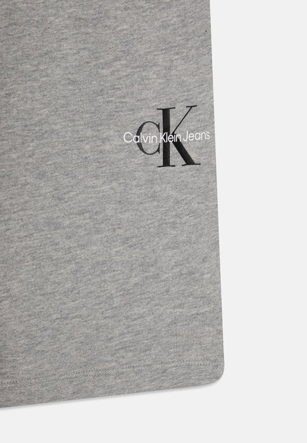 MONOGRAM RELAXED UNISEX - Shorts3