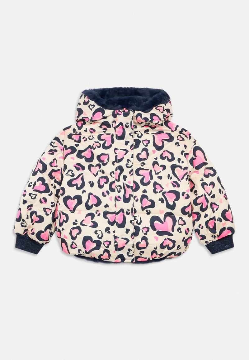 Gewatteerde jas met een capuchon, met een beige basis en een roze hart en zwart luipaardprint. Marineblauwe faux fur voering en elastische manchetten.