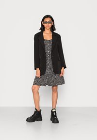 Even&Odd Vestido de dia - black/white