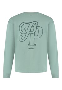Mintgroen shirt met lange mouwen, voorzien van een groot donker gedrukt "PP" logo en de tekst "PurePath" gecentreerd op de achterkant. Zachte stof met geribde manchetten.