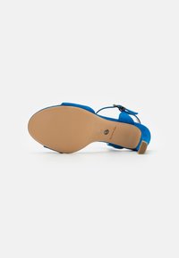 Tamaris Sandaalit nilkkaremmillä - royal blue