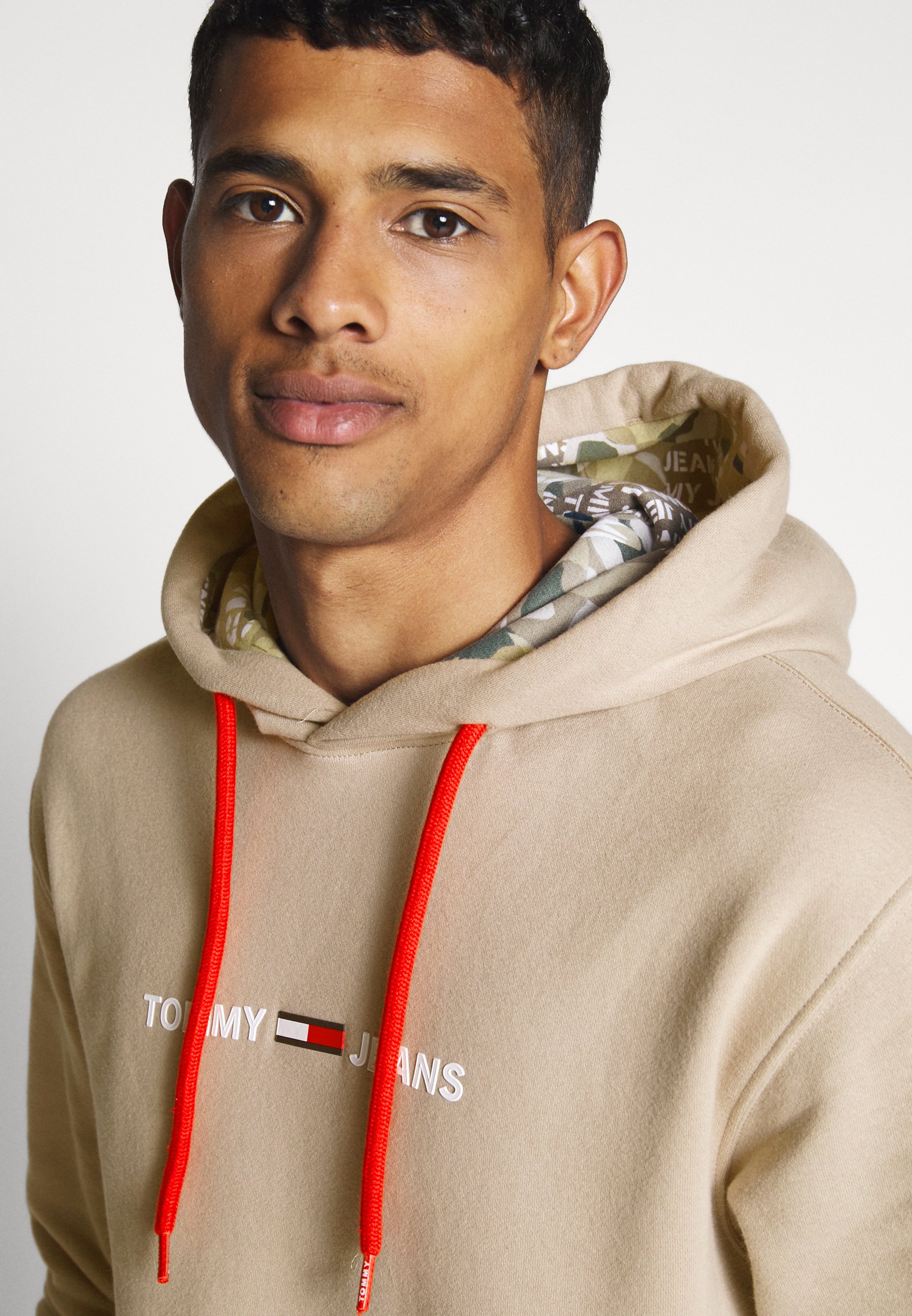 tommy jeans camo hoodie