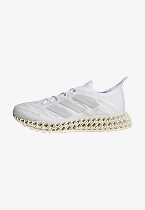 Sneaker bianco con tomaia in mesh traspirante, tre righe testurizzate e una suola intermedia distintiva in stile lattice.