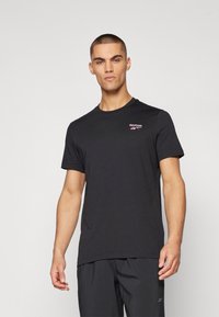 Reebok - IDENTITY SMALL LOGO TEE - T-shirt basique - black/white/vector red Image miniature 1