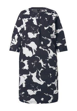 Schwarz-weißes, knieumspielendes Kleid mit Blumenmuster, dreiviertellangen Ärmeln, V-Ausschnitt und lockerem Schnitt.