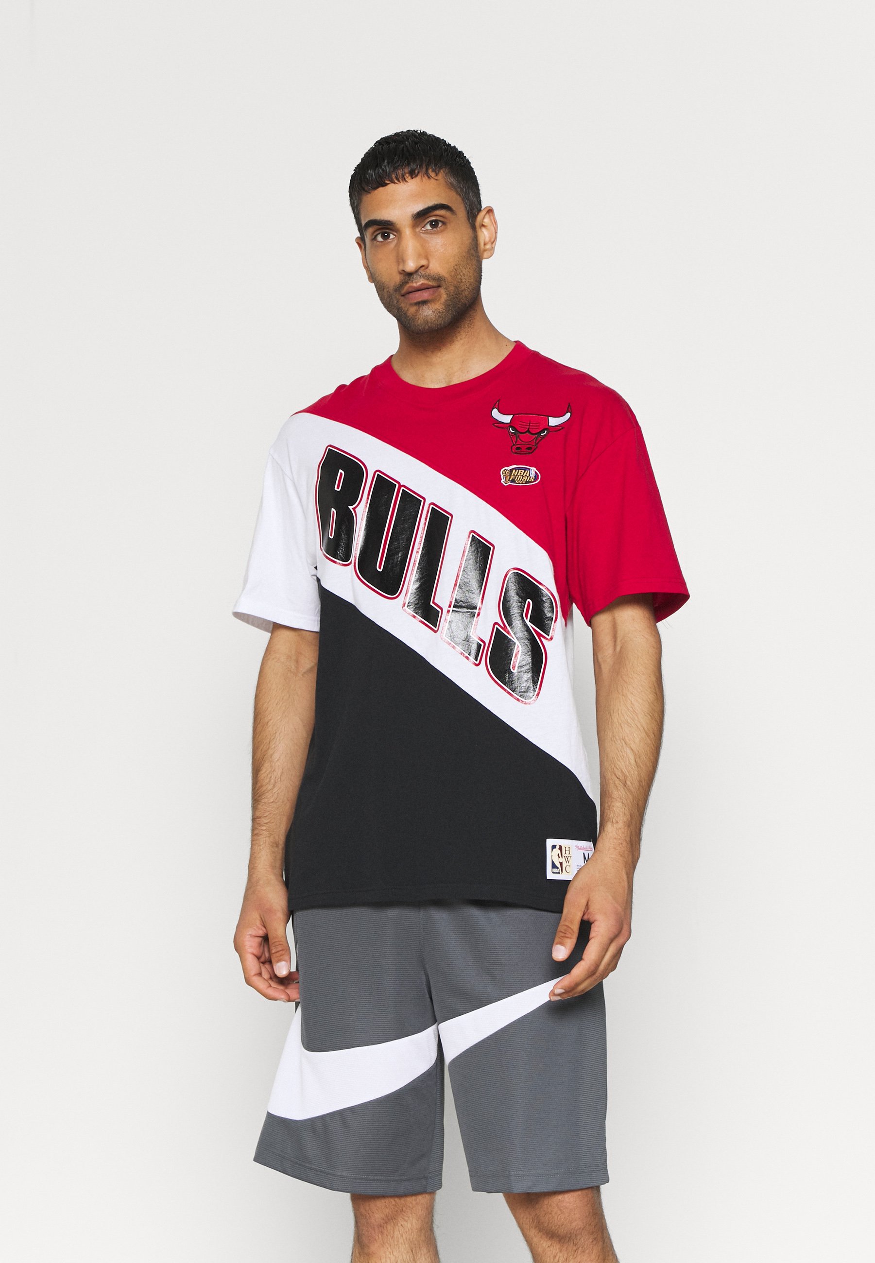 Mitchell \u0026 Ness NBA CHICAGO BULLS PLAY BY PLAY TEE - Camiseta estampada -  red/black/rojo - Zalando.es