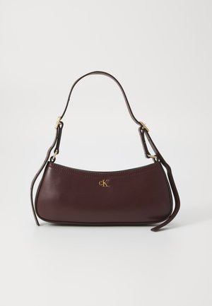 Calvin Klein SMALL SHOULDER BAG - Sac à main - fudge