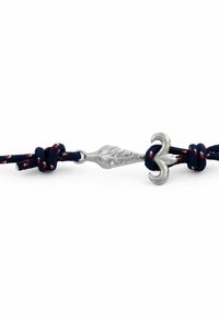 Akitsune Käevõru - silver navyblue white red