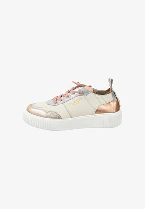 Casual sneakers in off-white leather with silver, rose gold, and copper accents. Features textured patches, pink laces, and a chunky white sole.