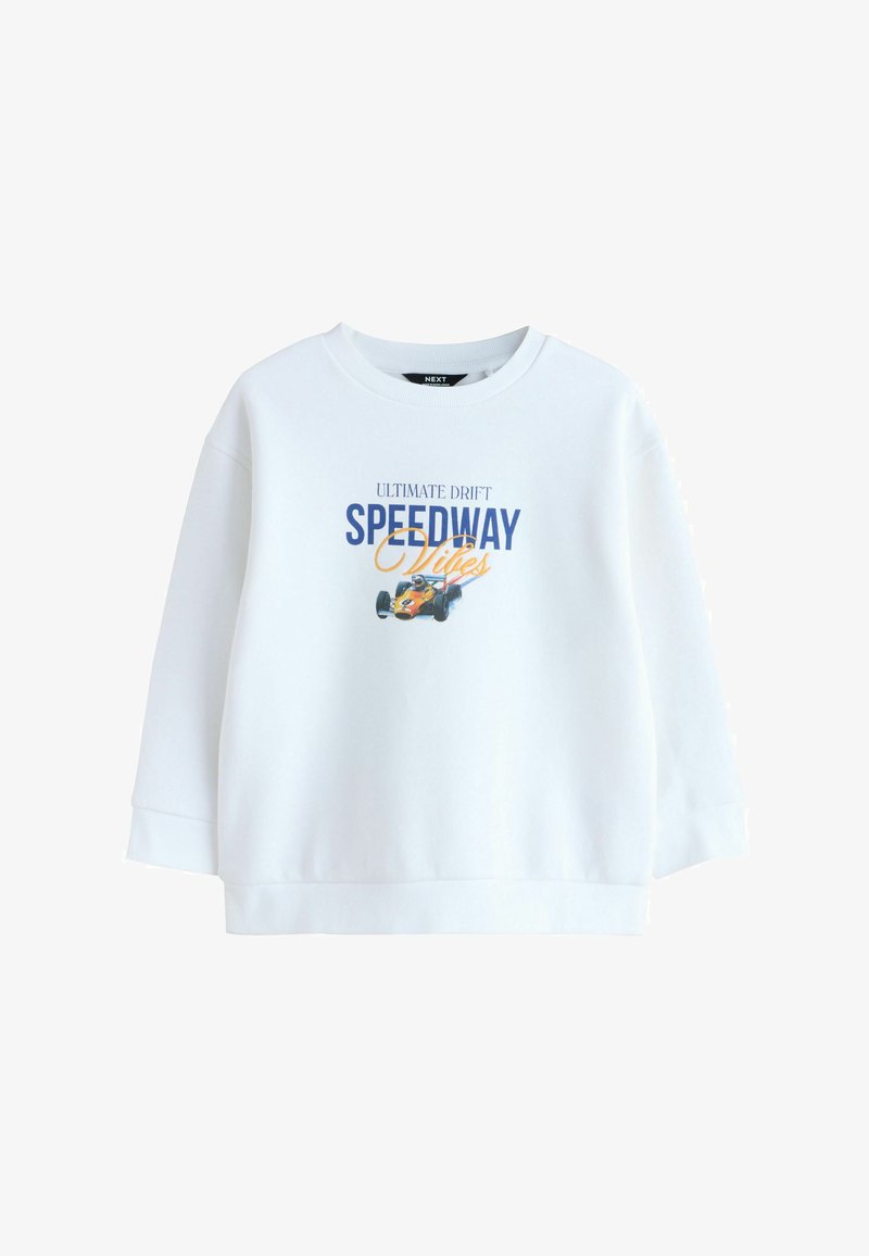 Sweat-shirt blanc à manches longues avec col rond, portant le texte "Ultimate Drift Speedway Vibes" et un graphique d'une voiture de course jaune sur le devant.