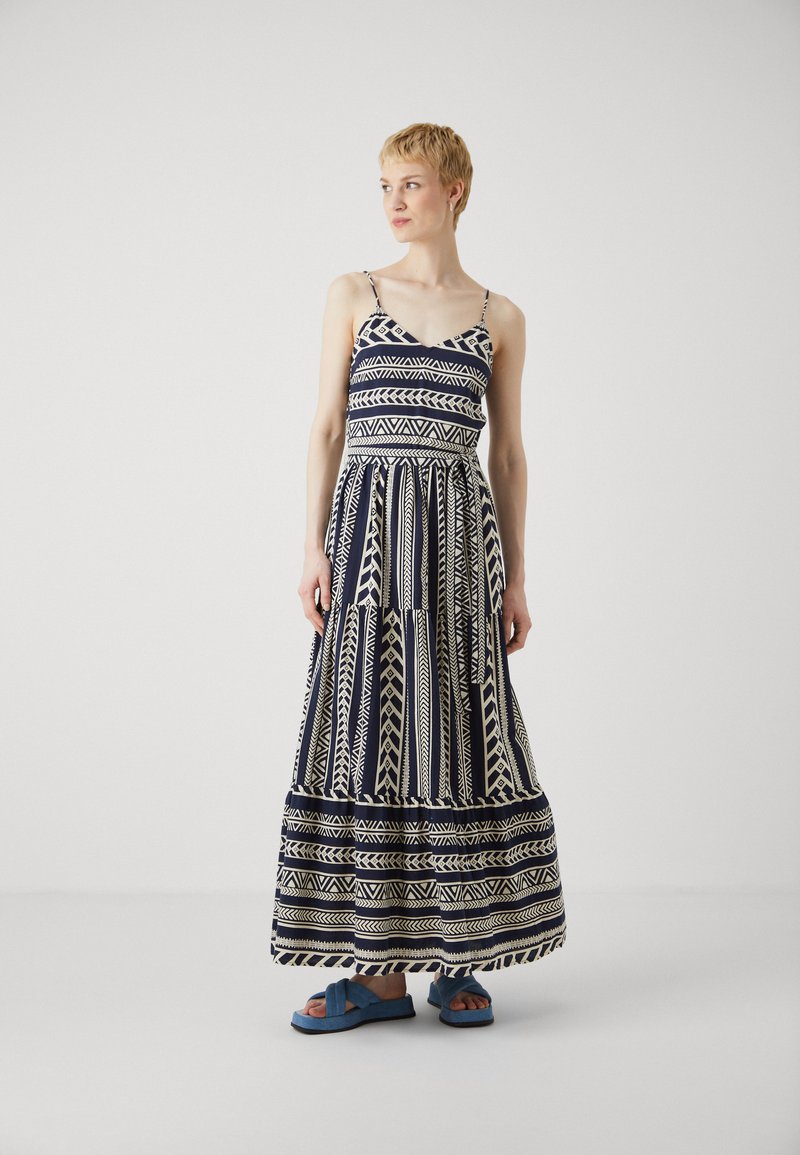 Vero Moda Tall - VMDICTHE SINGLET DRESS - Maxi šaty - navy/birch, Zvětšit