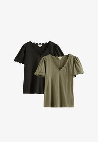 Kijelölve, black and khaki