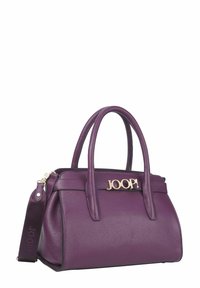 Borsa a mano in pelle viola con doppi manici, logo in metallo dorato, texture liscia, forma strutturata e tracolla rimovibile.