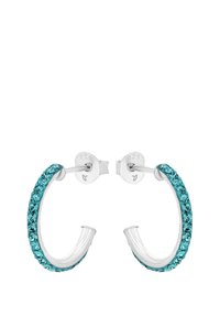 Pendientes de aro con incrustaciones de cristal turquesa y base en tono plateado, con un diseño Curvado y cierres de presión.