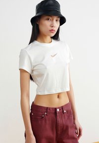 Thumbnail Image 2