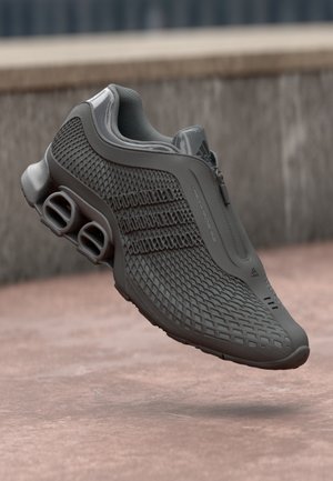 MEGARIDE S2 UNISEX - Trainers - core black/hi res blue