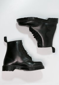 Dr. Martens Botines con cordones - black