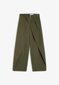 Nem kiválasztott, khaki