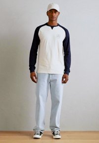 INDICODE JEANS Langærmet T-shirt - navy/off-white