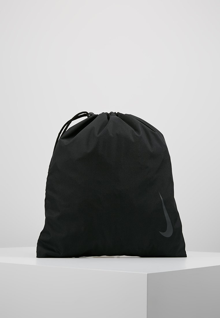 nike performance legend club 3.0