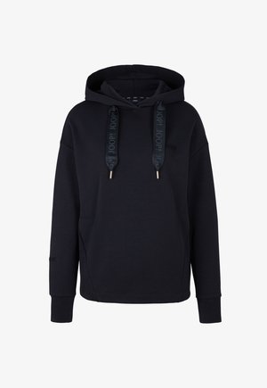 Granatowy hoodie z kangurzą kieszenią, sznurkiem z brandingiem, ściągaczami przy rękawach i luźnym krojem. Miękka, teksturowana tkanina.