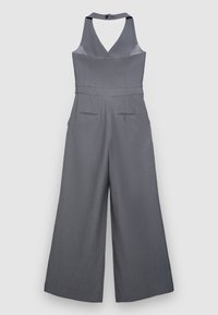 Tuta grigia a gamba larga con collo all'americana, vita aderente, due tasche frontali con fessura e chiusura con bottone sul retro del collo.