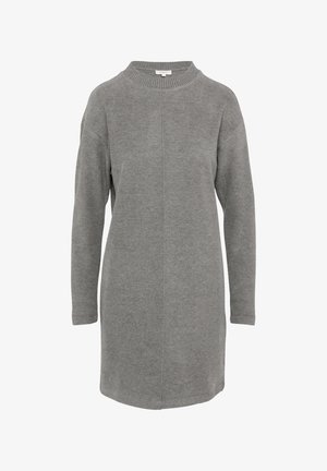 Sivá pletená šaty s dlhými rukávmi, okrúhlym rebrovaným výstrihom a rovnou siluetou. Vyrobené z mäkkej, textúrovanej látky.