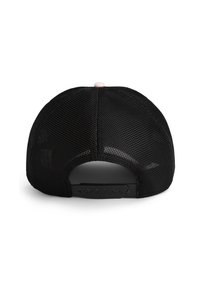 Casquette en mailles noires de forme arrondie, dotée d'une fermeture à pression en plastique à l'arrière et d'un petit accent rose sur le dessus.
