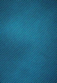 Texturerad tyg i en livlig teal-färg med diagonala ränder. Slät yta med en glansig lyster som visar en enhetlig mönster och djup.