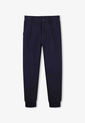 Marineblauwe taps toelopende broek met knoop- en ritssluiting, zijzakken, riemlussen en omslag aan de enkels.