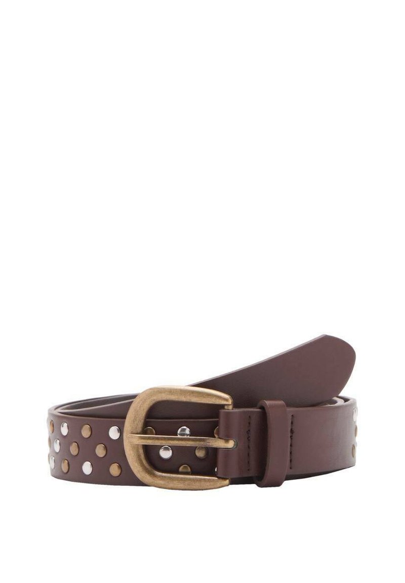 Rjav usnjen pas z zlatotonečo kovinsko zaponko, ki na eni strani nosi okrogle stožce različnih velikosti za teksturo in podrobnosti.