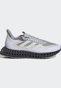 Scarpa sportiva grigia e bianca con tomaia in rete, tre accenti a strisce e una suola nera a rete. Design leggero con punta arrotondata.