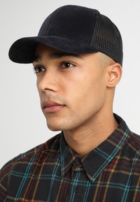 Flexfit CORDUROY RETRO TRUCKER - Kepuraitė - black