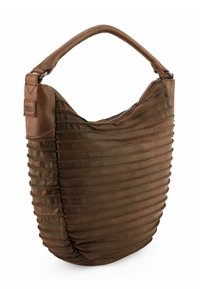 Borsa a mano in pelle marrone con design arrotondato, caratterizzata da pieghe verticali per una texture interessante. Include un manico corto e curvo e una parte superiore con zip.