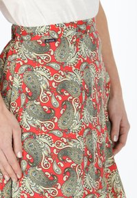 Seaside SANKT CLAUD  - Wikkelrok - paisley raspberry
