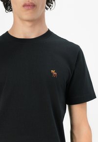 Thumbnail Image 11
