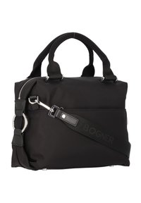 Borsa in tessuto nero con doppie maniglie, tracolla regolabile, accessori in metallo argentato, tasca frontale e logo impresso sulla tracolla.