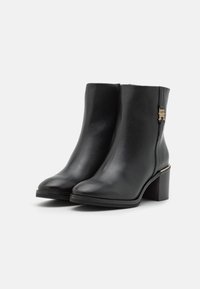 Tommy Hilfiger FEMININE MID BOOTIE - Botines - black